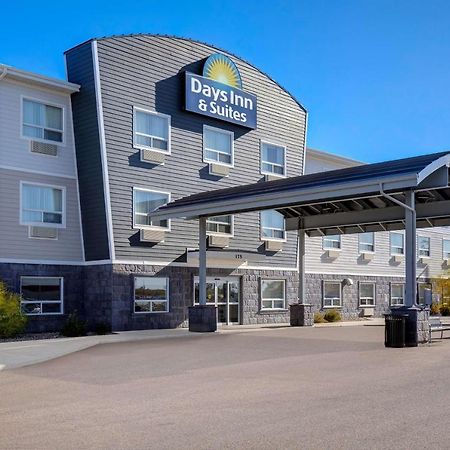 Days Inn & Suites By Wyndham Warman Екстер'єр фото