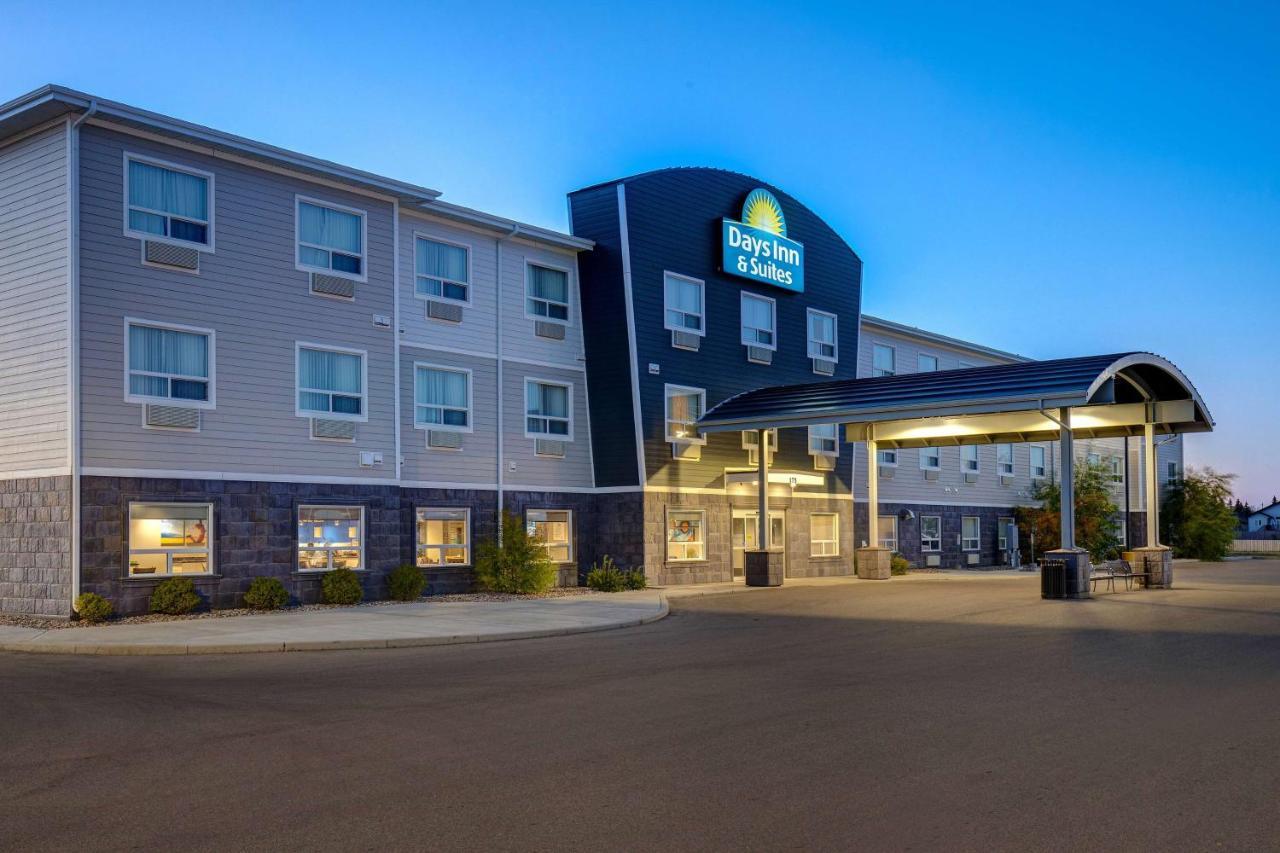 Days Inn & Suites By Wyndham Warman Екстер'єр фото